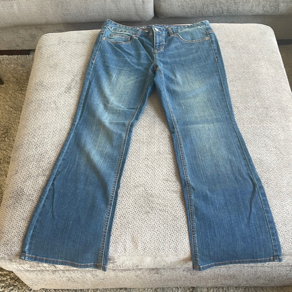 Tommy Hilfiger womens Classic Bootcut 12 short medium wash denim